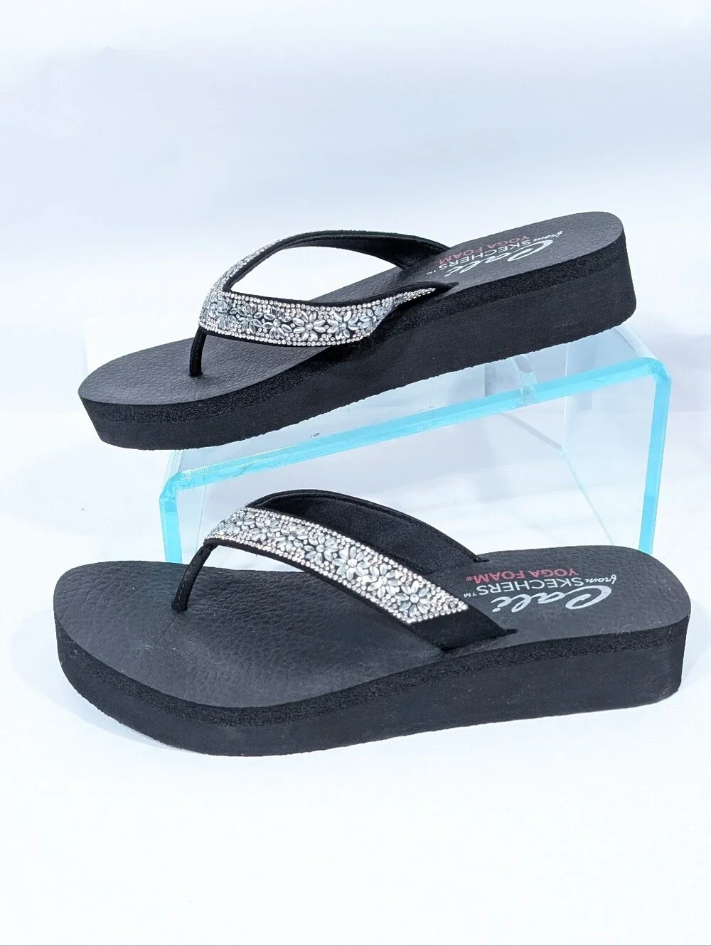 Skechers Flip Flops sz 11 Women Rhinestone Sandals Wedge Heel Cali Vinyasa